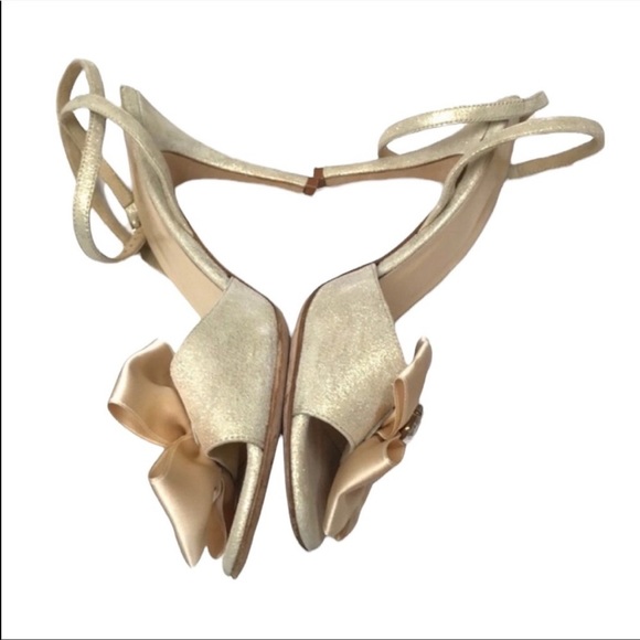 Kate Spade New York Gold Bow Heels Size 7 - Picture 2 of 7